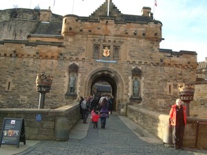 Berwisata ke Kota Kelahiran Harry Potter