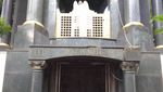 Berwisata Sejarah di Mausoleum, Berani?