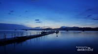 Dermaga Pulau Gili Noko yang sangat Indah di Senja menjelang Malam