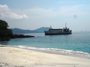 Bias Tugel, Pantai Cantik Tersembunyi di Padang Bai