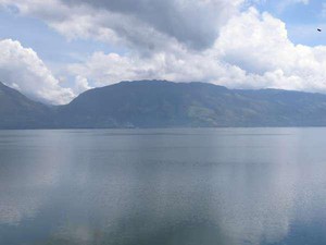 Birunya Danau Singkarak yang Tak Bisa Terlukiskan
