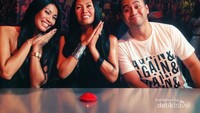Berfoto dengan 2 Anggun Cipta dalam satu klik kamera!