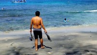 Birunya laut mengundang kami segera bergabung
