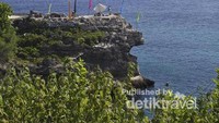 Tebing untuk cliff jumping