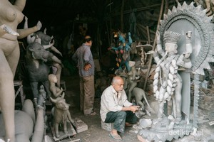 Blusukan ke Kotanya Pengrajin Patung
