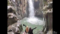 Biaya sebesar Rp 30.000 terdiri dari Rp 20.000 sebagai tiket masuk, dan Rp 10.000 untuk tiket sewa pelampung.