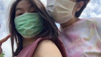Tetap menjalankan protokol kesehatan dari pemerintah yakni selalu menggunakan masker