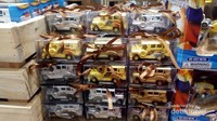 Miniatur jeepney yang terdapat di salah satu pusat perbelanjaan.