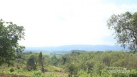 Pemandangan di sekitar Candi Abang