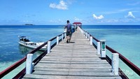 Pemandangan di Dermaga Takabonerate