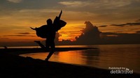 Sunset di Takabonerate telalu indah untuk dilewatkan