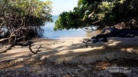 pantai tersembunyi