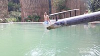 Kolam air panas yang cukup sepi, untuk berfoto ala selebgram
