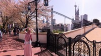 Tidak sempat masuk ke Lotte World. Berfoto di depan gerbang saja sudah cukup.