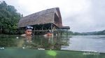 Bukan di Maldives, Ini Resort di Raja Ampat