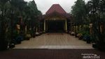 Bukan di Thailand, Ini Patung Buddha Tidur di Mojokerto