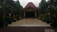 Dharmasala dan gedung aula Sasono Bhakti