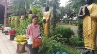 Patung Buddha di sekitar gedung Sasono Bhakti