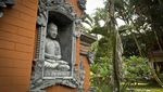 Bukan di Thailand, Vihara Ini Ada di Lembang
