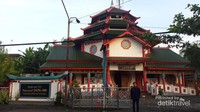 Warnanya yang Khas Membuat Masjid Lebih Elegan