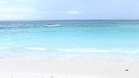 Pantai yang mengelilingi Pulau Nuse.jpg