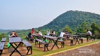 Cafe Kopi Rangkong yang selalu ramai pengunjung.