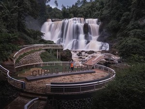 Bukan Niagara Falls, Ini Curug Malela Bandung