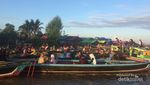 Bukan Thailand, Ini Pasar Terapung di Banjarmasin