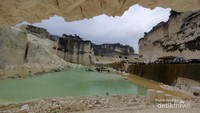Danau Biru Jaddih