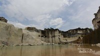 Danau Biru Jaddih