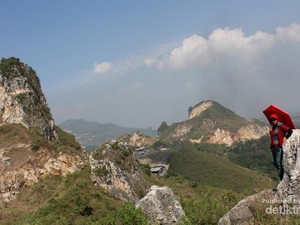 Bukit Karst di Padalarang, Bagai di Dunia Lain