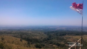 Bukit Lambosir, Keindahan di Kaki Gunung Ciremai
