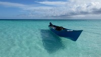Jernihnya air laut bagaikan cermin alam
