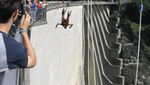 Bungy Jumping ala James Bond di Verzasca Dam, Berani?