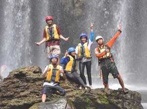 Byur! Serunya Pengalaman Pertama Menantang Jeram Sungai Pekalen