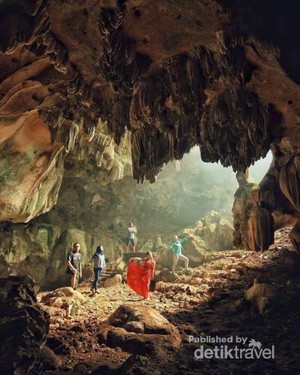 Cahaya Surga di Gua Gajah Yogyakarta
