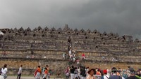 Borobudur mendung