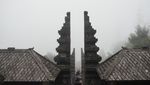 Candi Cetho dan Panorama Alam di Ketinggian 1496 MDPL