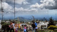 Pemandangan dari atas candi
