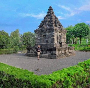 Candi Gebang yang Mungil dan Eksotis