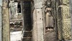 Candi Kamboja Ini Punya 200 Relief yang Tersenyum