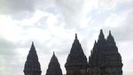 Candi Prambanan, Persembahan untuk Dewa Trimurti