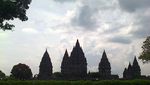 Candi Prambanan, Persembahan untuk Dewa Trimurti