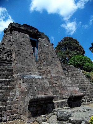Candi Sukuh, Tempat Suci untuk Meruwat Diri