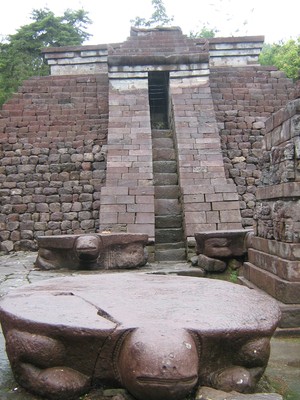 Candi Sukuh yang Eksotis dan Erotis