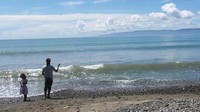 Menyusuri debur ombak