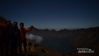 Malam hari di Plawangan Sembalun dan view Segara Anakan