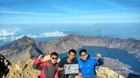 sukses mencapai puncak!