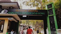 Pintu masuk wisata Goa Gong