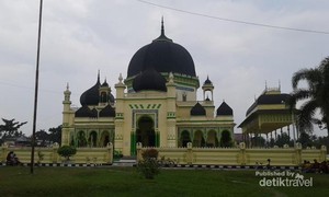 Cantiknya Masjid Bergaya Timteng & India di Aceh